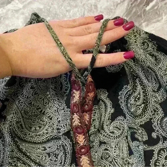 Xhilaration A Line Dress Black White Paisley Long Sleeve Short V Neck Womens M - Picture 8 of 11